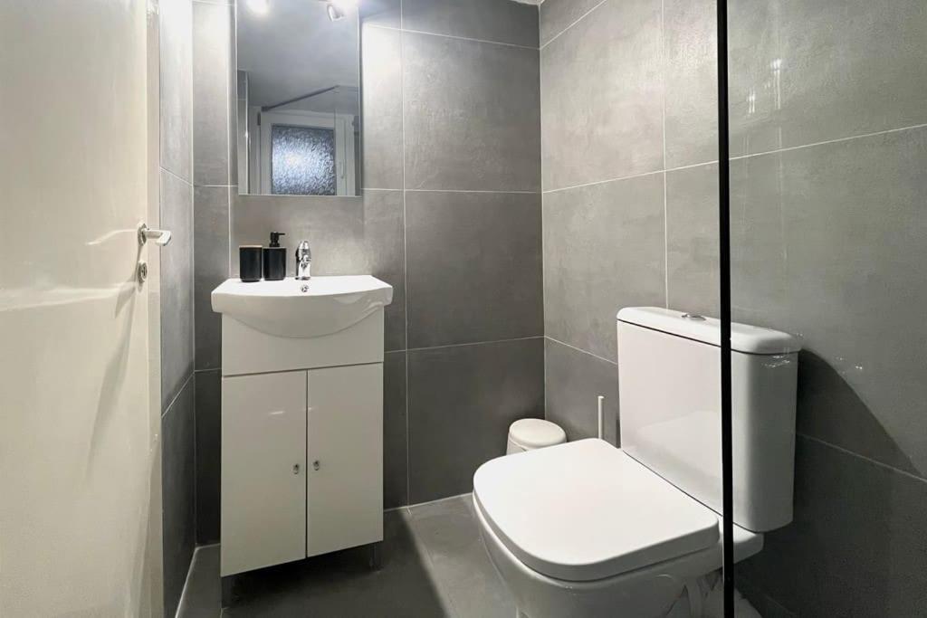 Pame Rentals - Ideal For 2 In Pagrati เอเธนส์ ภายนอก รูปภาพ